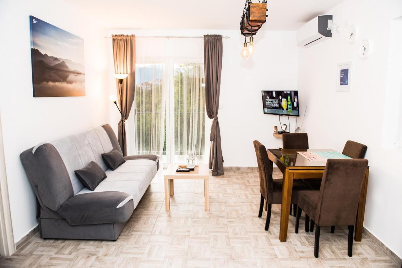 Apartment Sea&Sky Tivat Bagian luar foto