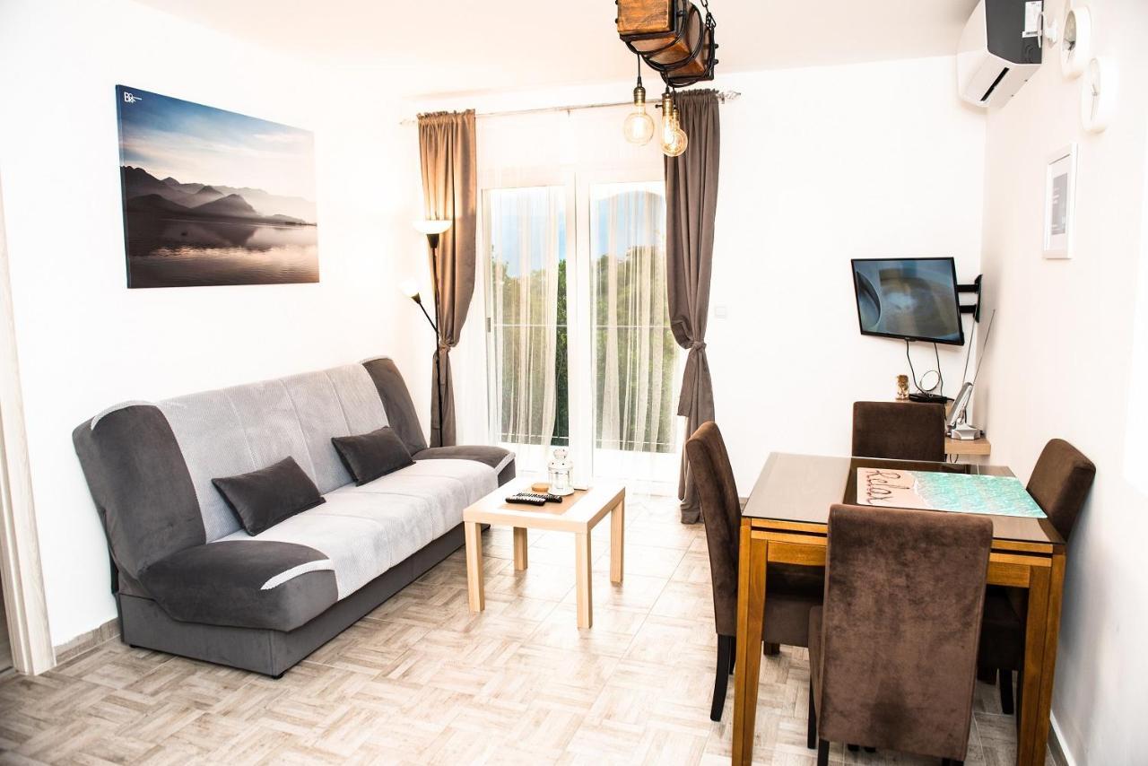Apartment Sea&Sky Tivat Bagian luar foto