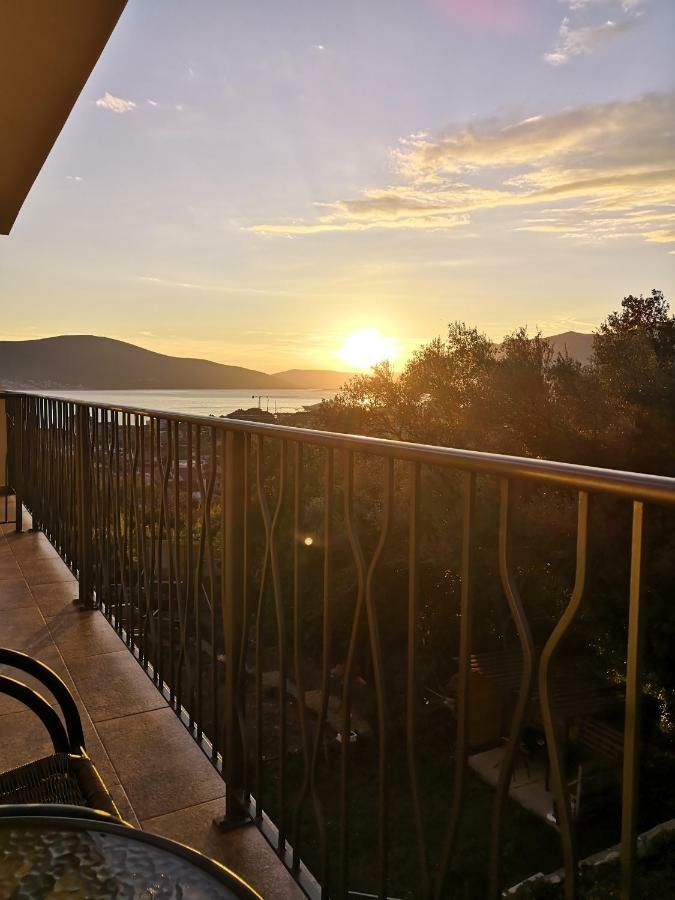 Apartment Sea&Sky Tivat Bagian luar foto
