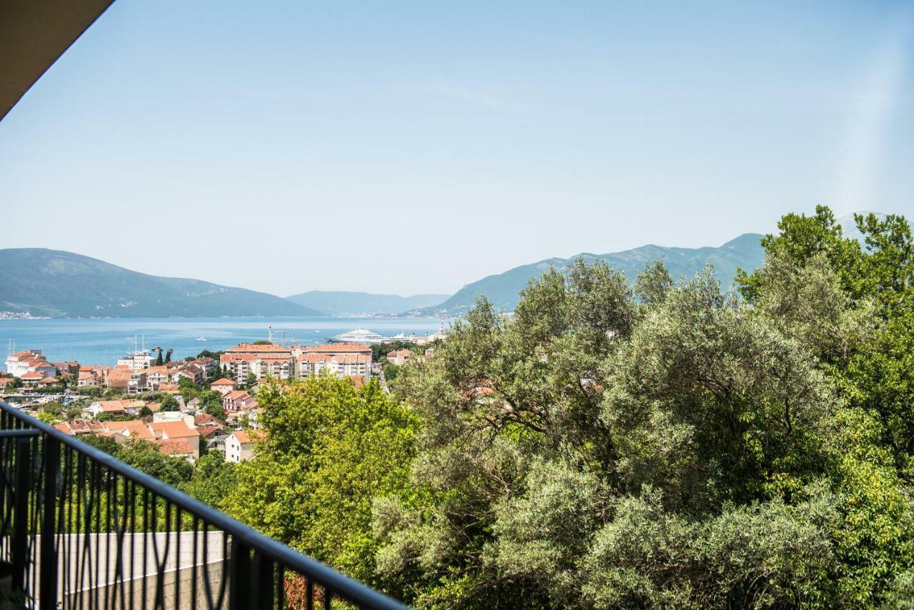 Apartment Sea&Sky Tivat Bagian luar foto